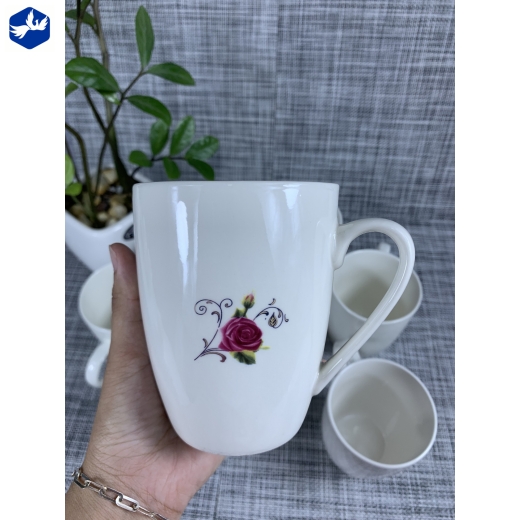 ly sứ nhọn hoa văn hoa hồng đẹp - 001