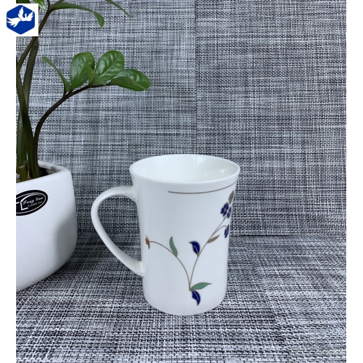 ly kiểu dáng loe hoa văn hoa cỏ cách điệu cao cấp - 1732